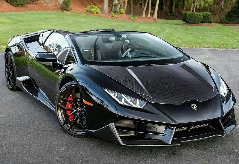Imagine cu Lamborghini Huracan Spyder